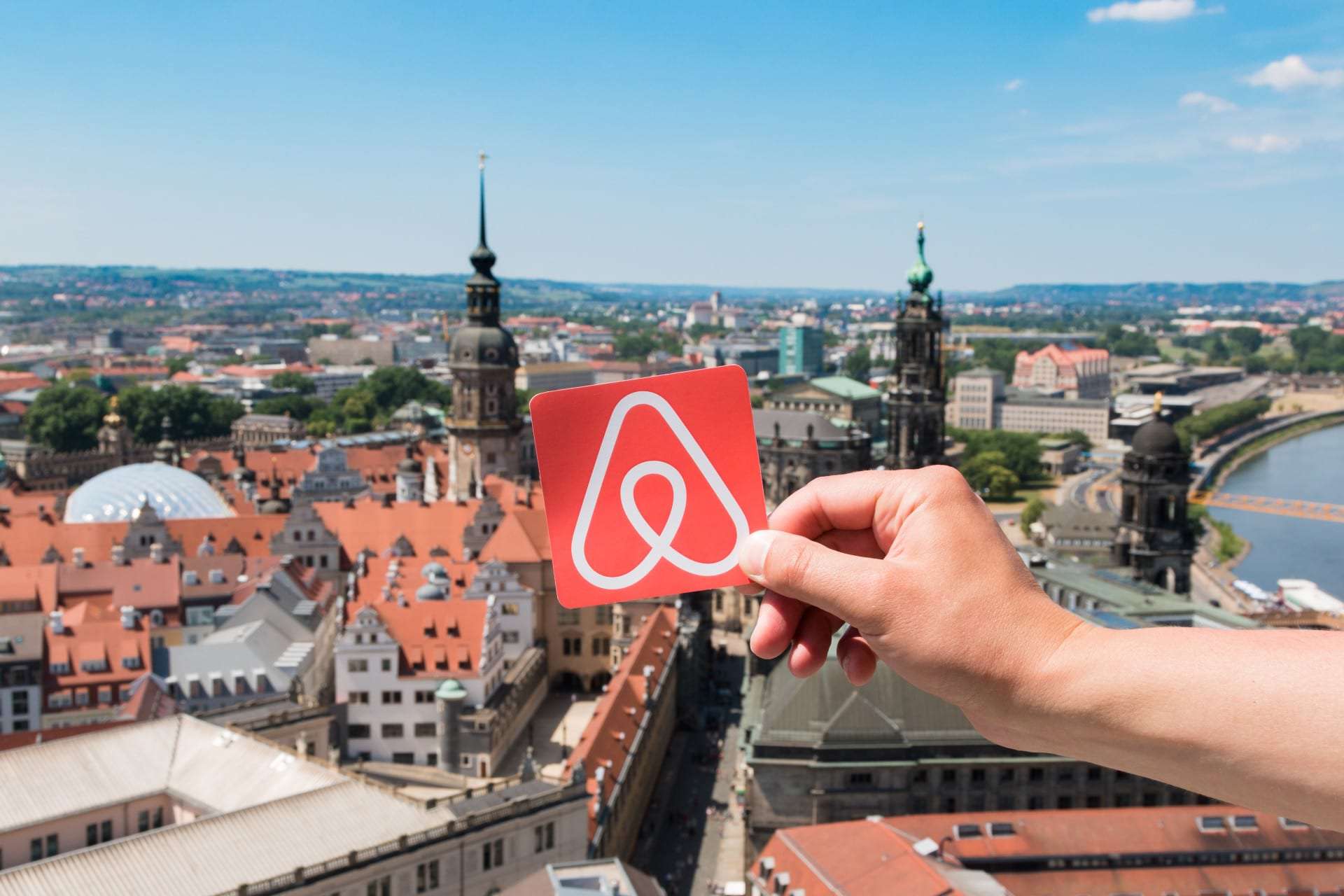 Read more about the article Encontre o seu Airbnb ideal perto do centro da cidade